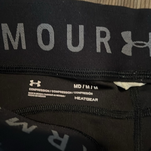 Under Armour Capris size medium - Picture 3 of 5